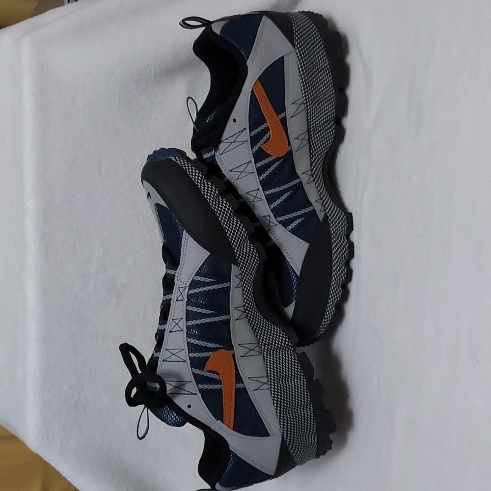 Mens Nike Air Humara Sneakers